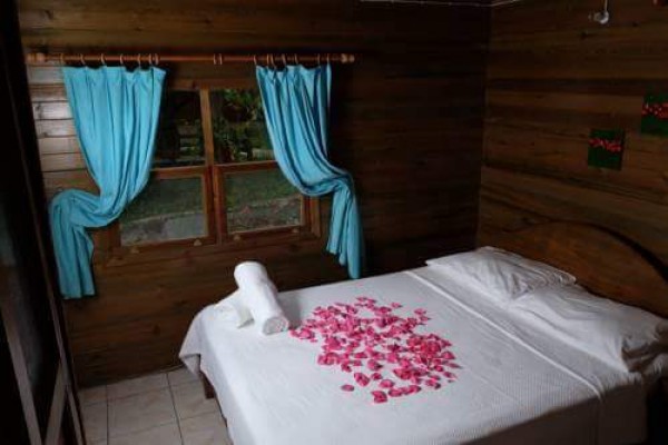 Adam & Eva Bungalow