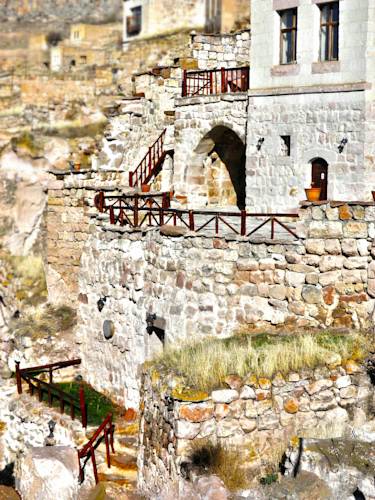 AkCave Suites & Resort