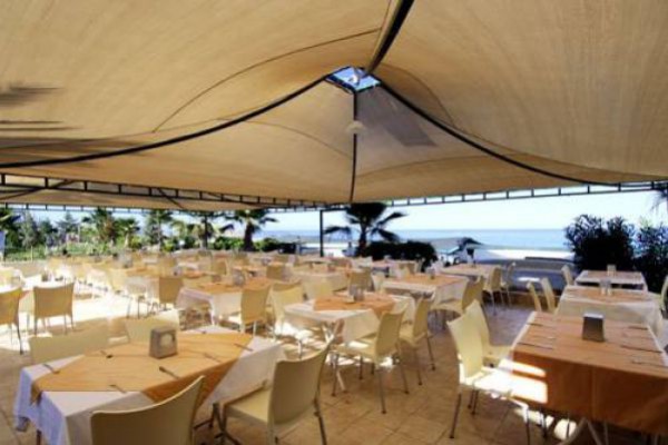 Aquabella Beach Hotel