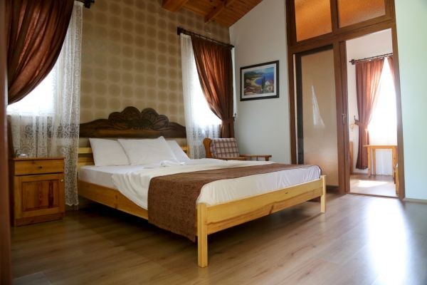 Arkadaş Otel