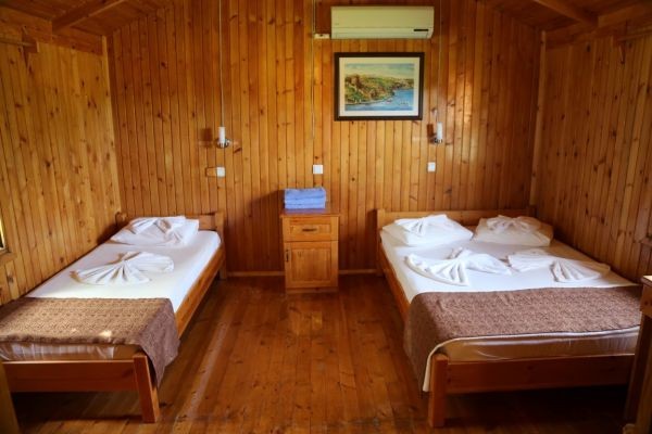 Arkadaş Otel