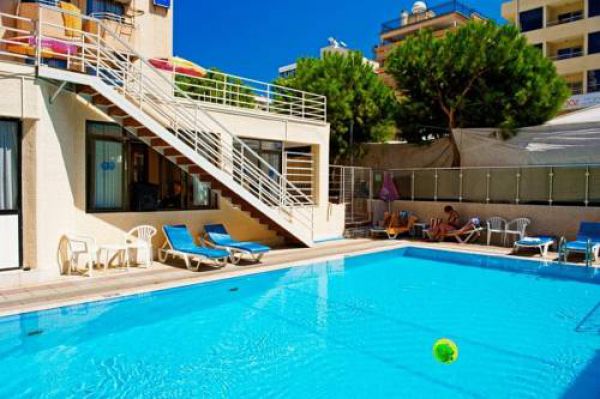 Atlı Otel Kuşadası