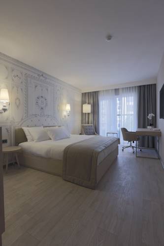 Balsamo Hotel & Suites