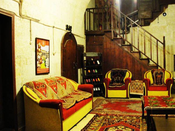 Born Hotel