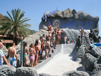 Club & Grand Aquarium