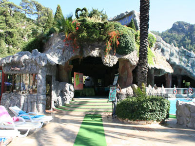 Club & Grand Aquarium