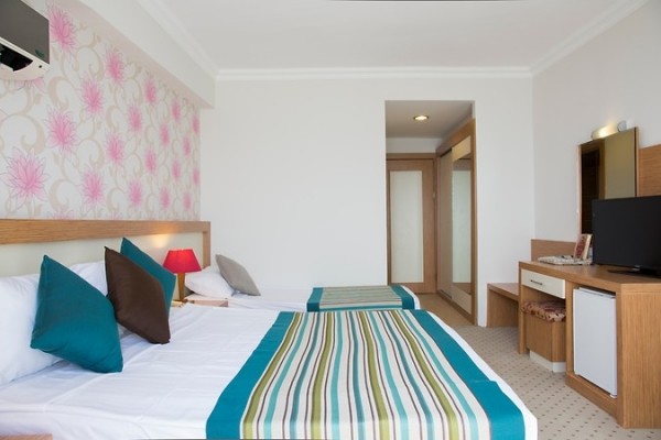 Club Otel Karaburun