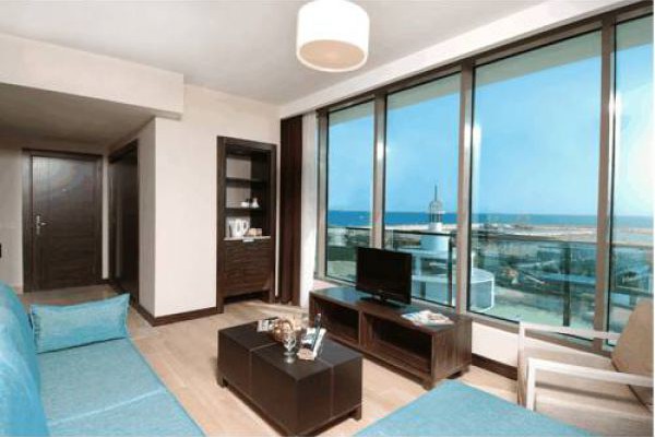Commodore Elite Suites & Spa