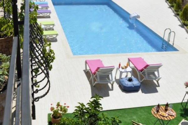 Edina Hotel