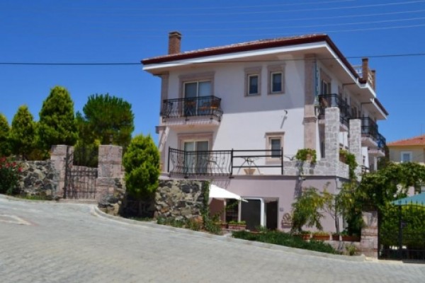 Edina Hotel
