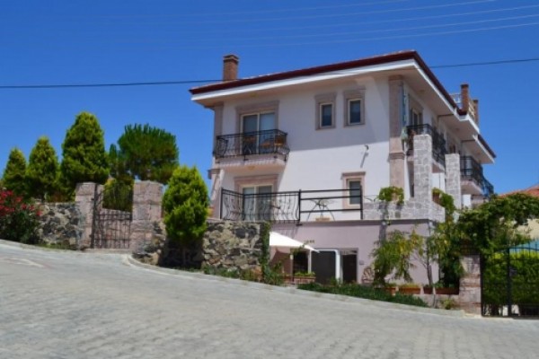 Edina Hotel