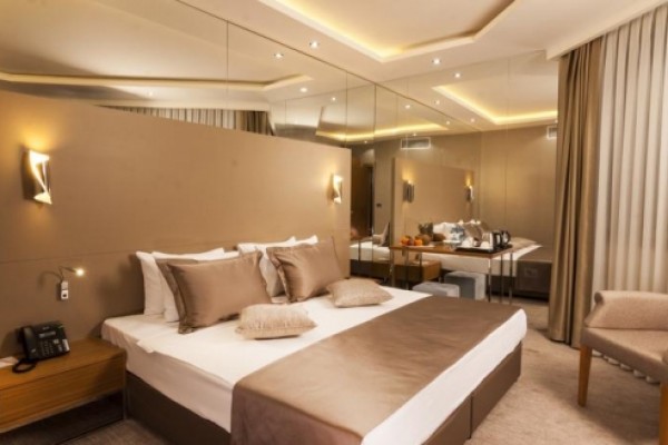 Elara Hotel