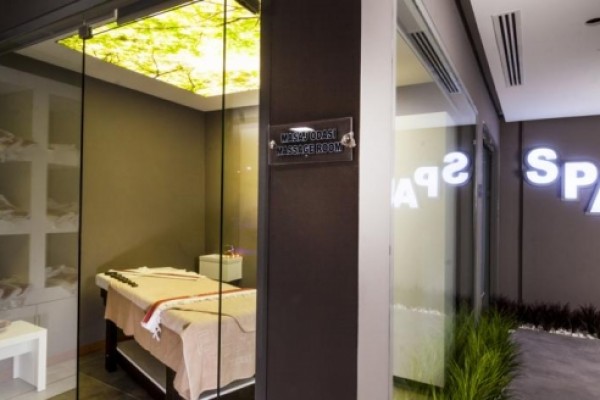 Elara Hotel