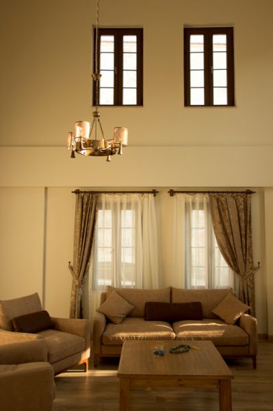 Elia Otel