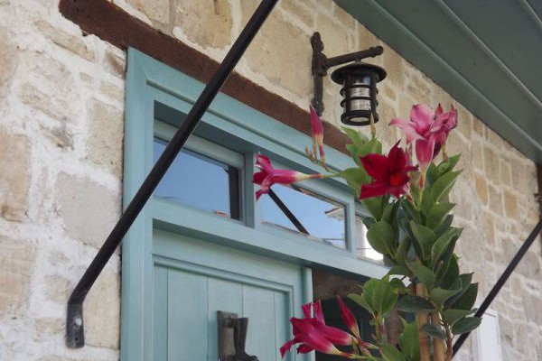 Eski Taş Otel Çeşme