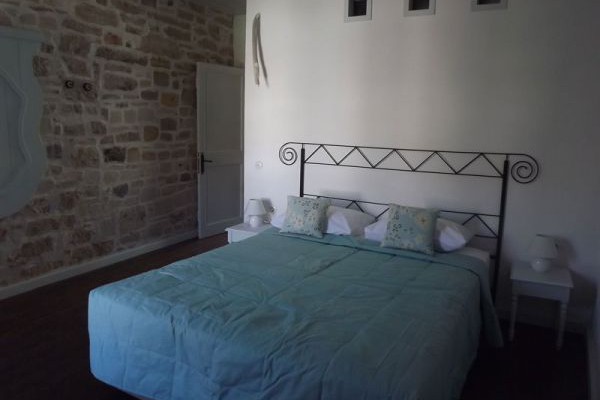Eski Taş Otel Çeşme