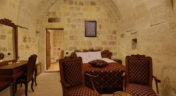Fairyland Cave Hotel