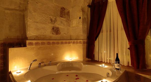 Fairyland Cave Hotel