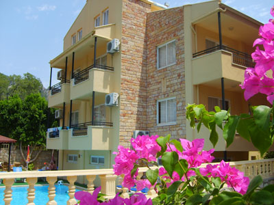 Gözdem Apart
