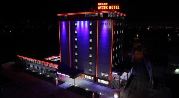 Grand Ayzek Hotel