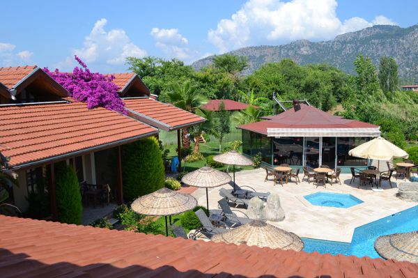 Grenadine Lodge