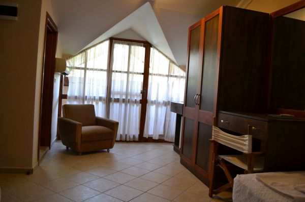 Grenadine Lodge