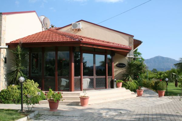 Grenadine Lodge