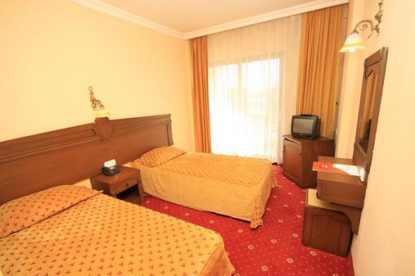 Hera Beach Otel