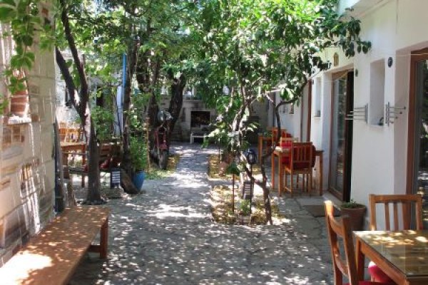İyon Pansiyon