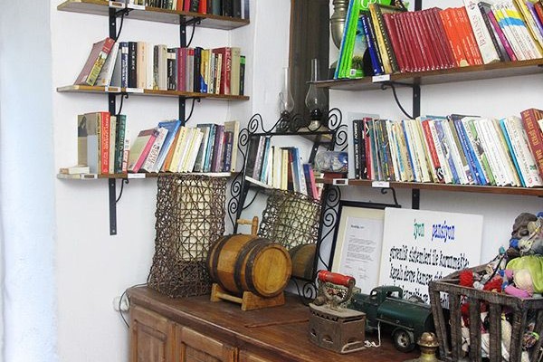 İyon Pansiyon