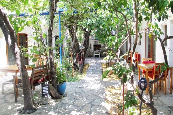 İyon Pansiyon