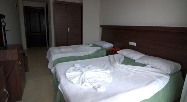 Kalamaki Beach Hotel
