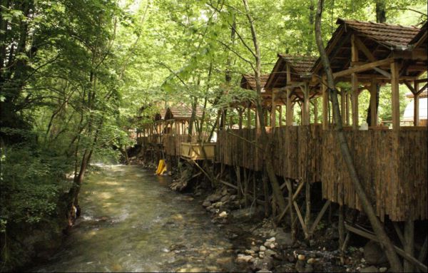 Karaaslan Alabalık Kamping Bungalow Tesisleri