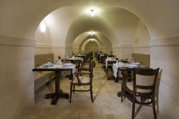 Kasr-ı Nehroz Hotel