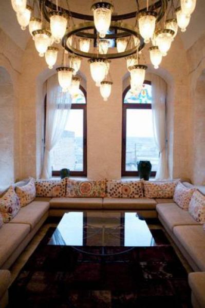 Kasr-ı Nehroz Hotel