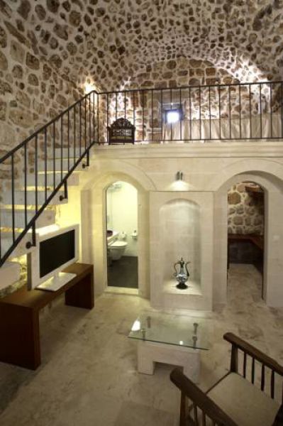 Kasr-ı Nehroz Hotel