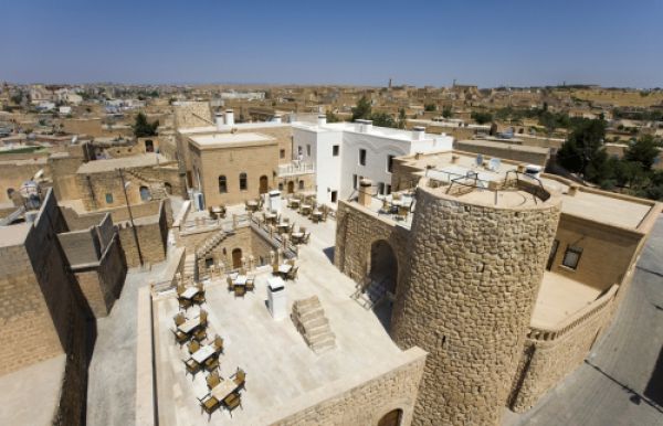 Kasr-ı Nehroz Hotel