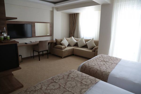 La Vie Suite Hotel