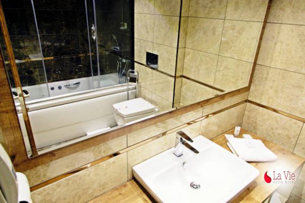 La Vie Suite Hotel