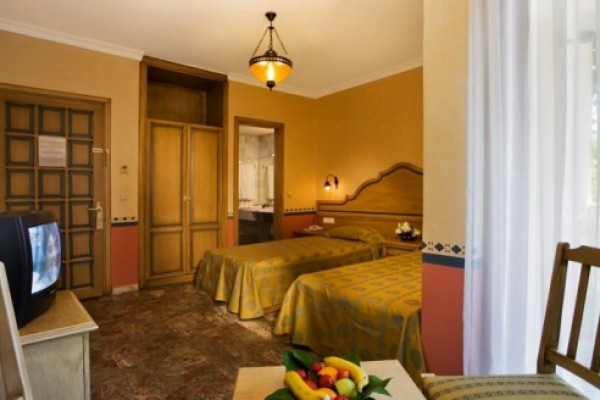 Larissa Hotel Akman Park