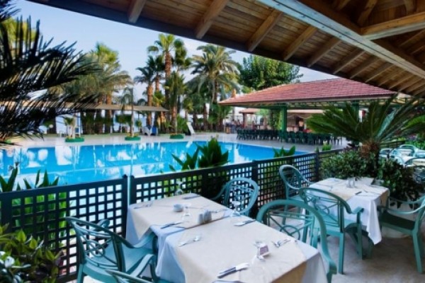 Larissa Hotel Akman Park
