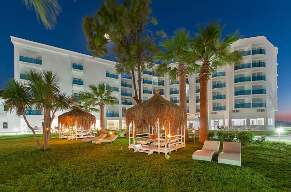 Le Bleu Hotel & Spa