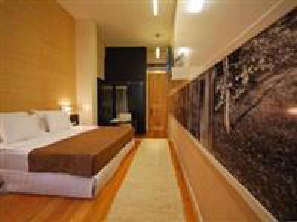 Lush Otel