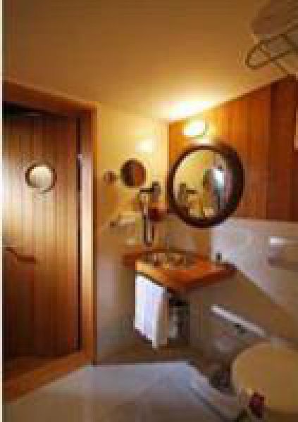 Lush Otel