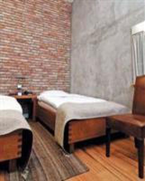 Lush Otel