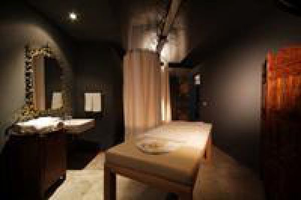 Lush Otel