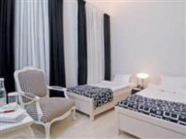 Lush Otel