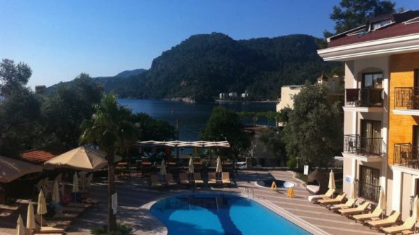 Meril Hotel