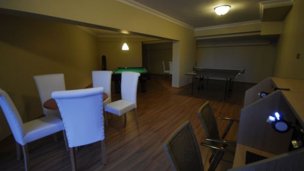 Meril Hotel
