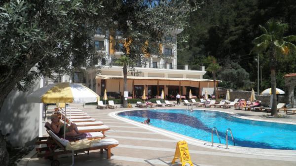 Meril Hotel
